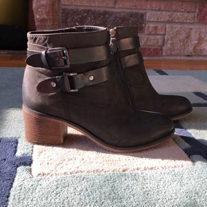 Franco Sarto black leather booties size 7